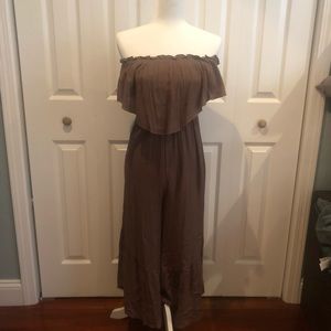 ***3/$15 📦*** Brown Strapless Jumpsuit (NWT)